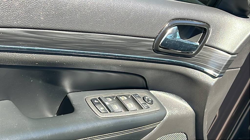 Thumbnail: 2021 Jeep Grand Cherokee - 28