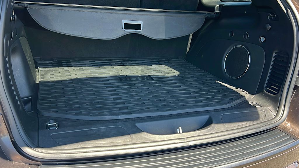 Thumbnail: 2021 Jeep Grand Cherokee - 17