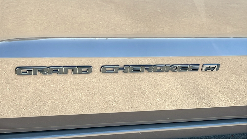 Thumbnail: 2021 Jeep Grand Cherokee - 7