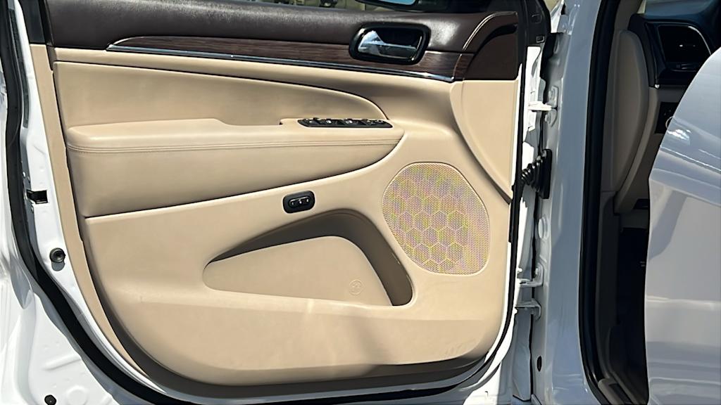 Thumbnail: 2020 Jeep Grand Cherokee - 28