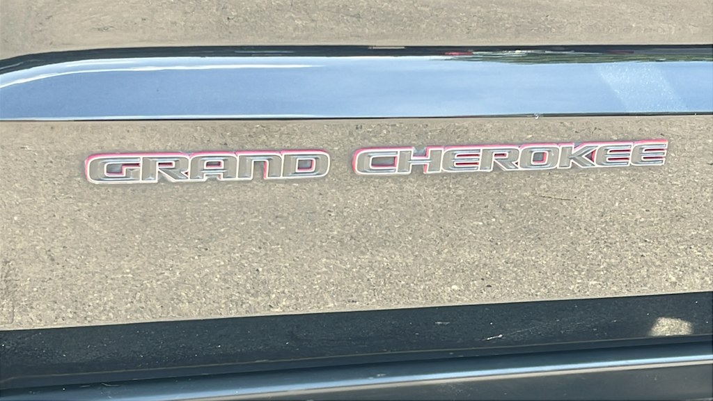Thumbnail: 2020 Jeep Grand Cherokee - 17