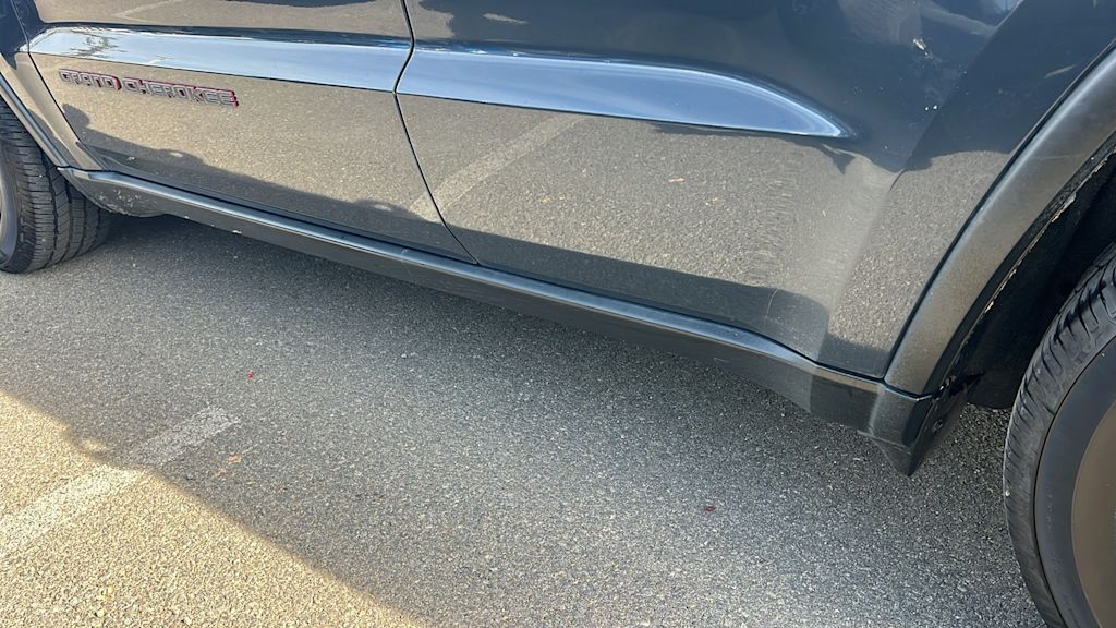 Thumbnail: 2017 Jeep Grand Cherokee - 10