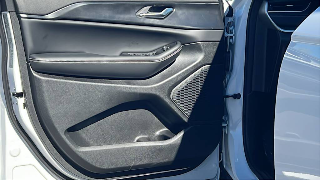 Thumbnail: 2026 Jeep Grand Cherokee - 29