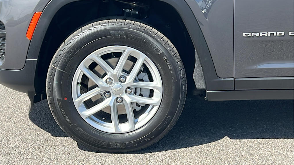 Thumbnail: 2026 Jeep Grand Cherokee - 8