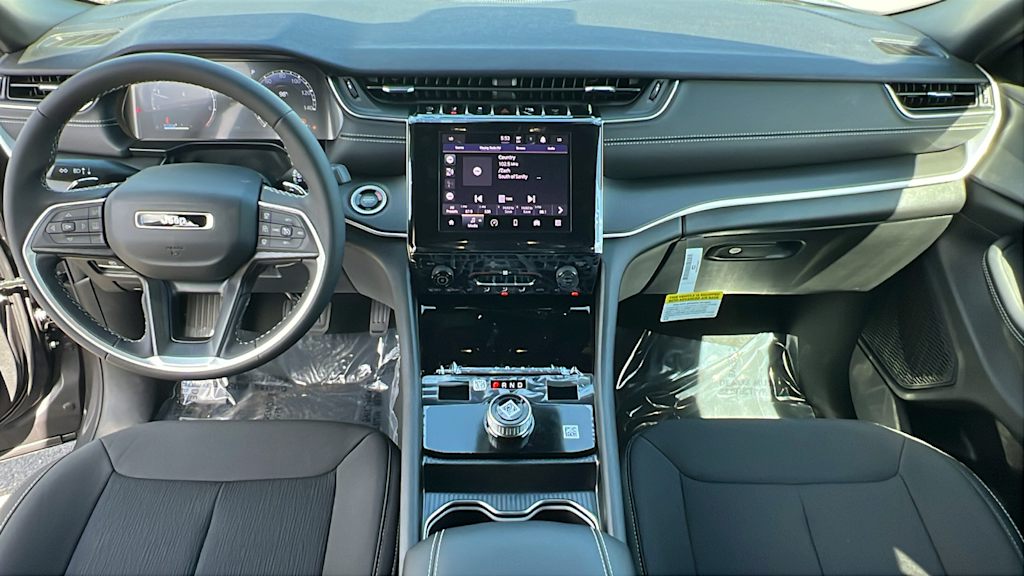 Thumbnail: 2026 Jeep Grand Cherokee - 13