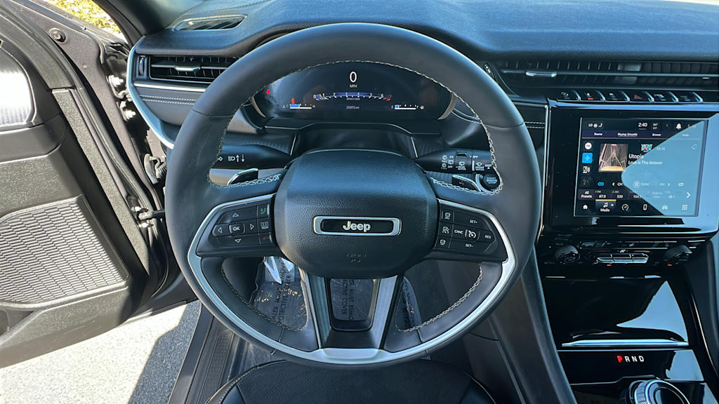 Thumbnail: 2023 Jeep Grand Cherokee - 9