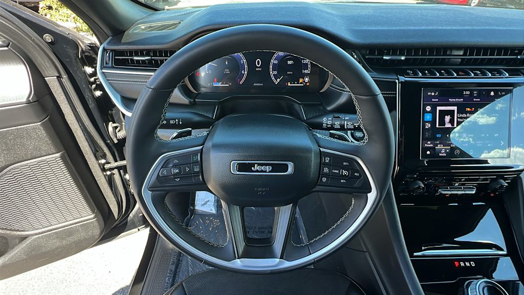 Thumbnail: 2023 Jeep Grand Cherokee - 9