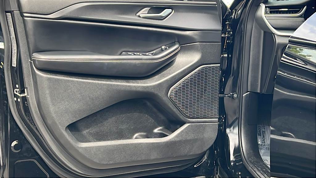 Thumbnail: 2023 Jeep Grand Cherokee - 29