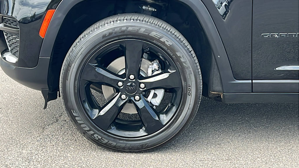 Thumbnail: 2023 Jeep Grand Cherokee - 8