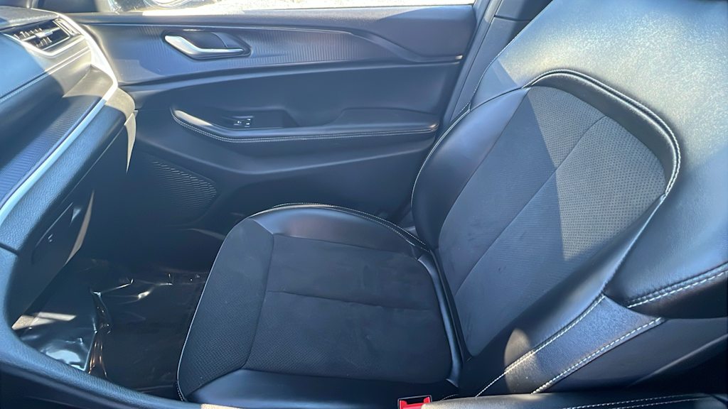 Thumbnail: 2024 Jeep Grand Cherokee - 10