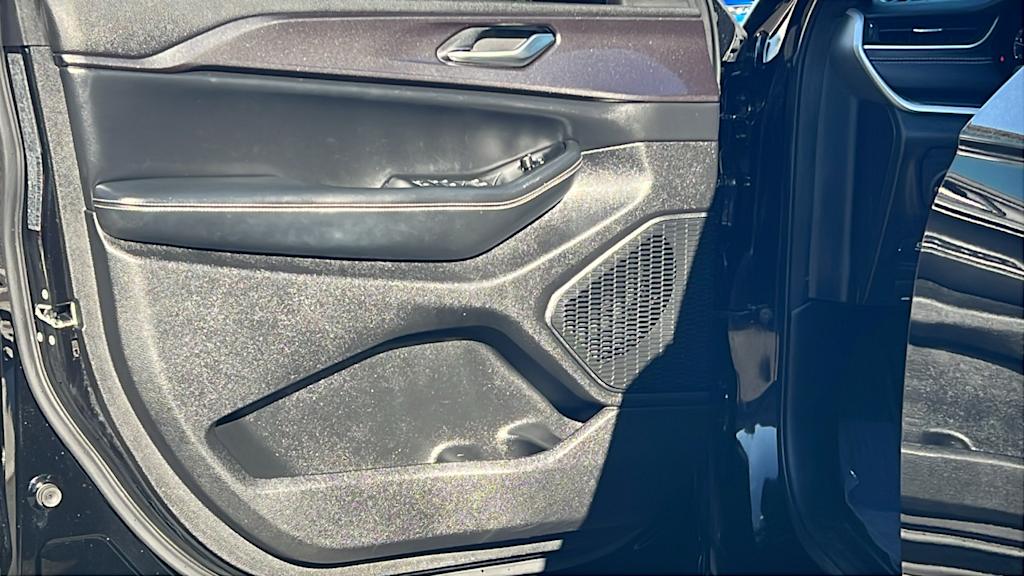 Thumbnail: 2023 Jeep Grand Cherokee - 27