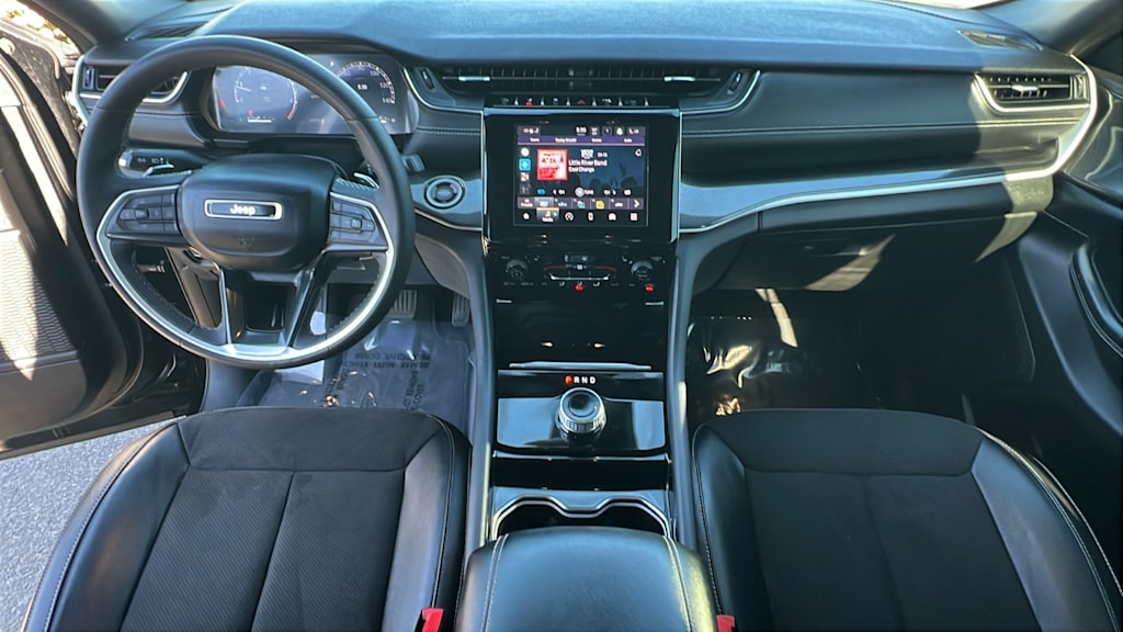 Thumbnail: 2023 Jeep Grand Cherokee - 12