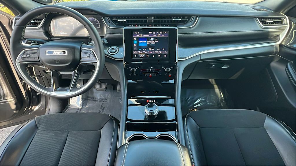 Thumbnail: 2023 Jeep Grand Cherokee - 12