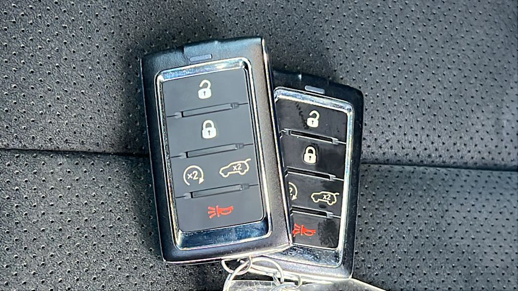 Thumbnail: 2023 Jeep Grand Cherokee - 16