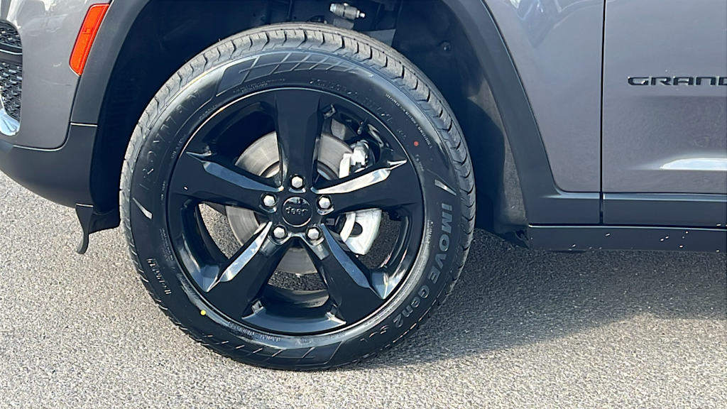 Thumbnail: 2023 Jeep Grand Cherokee - 7