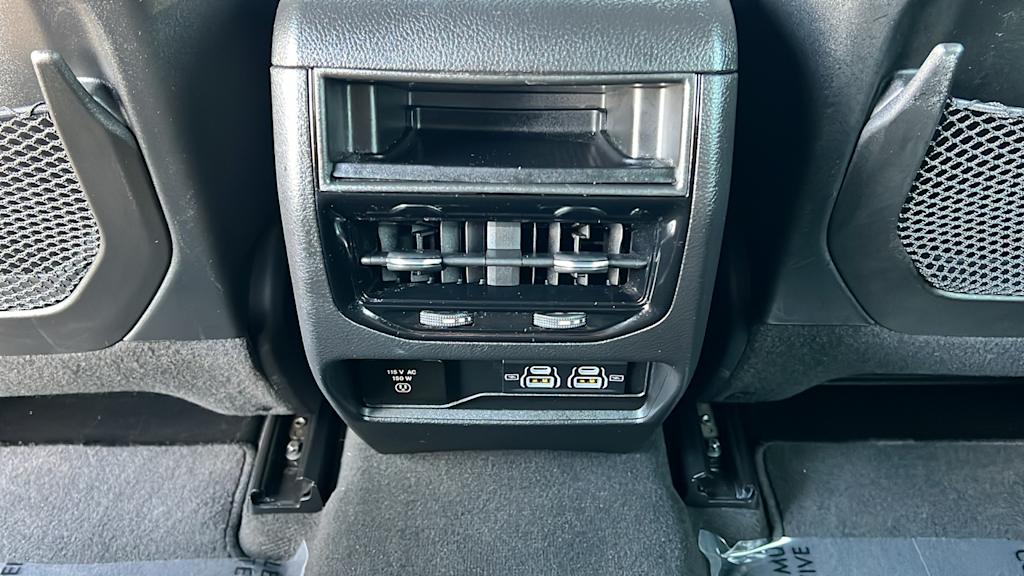 Thumbnail: 2023 Jeep Grand Cherokee - 28