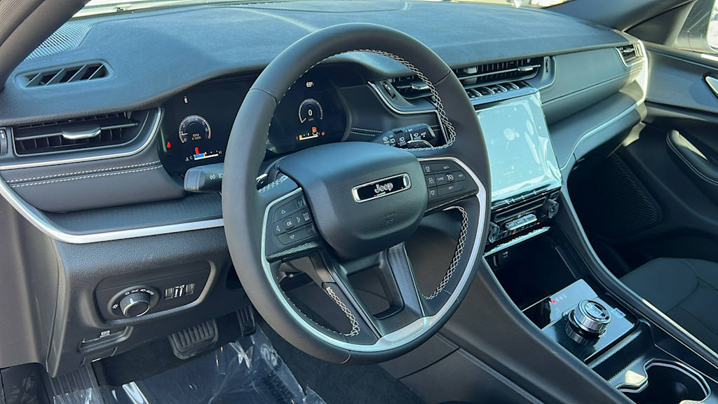 Thumbnail: 2026 Jeep Grand Cherokee - 2