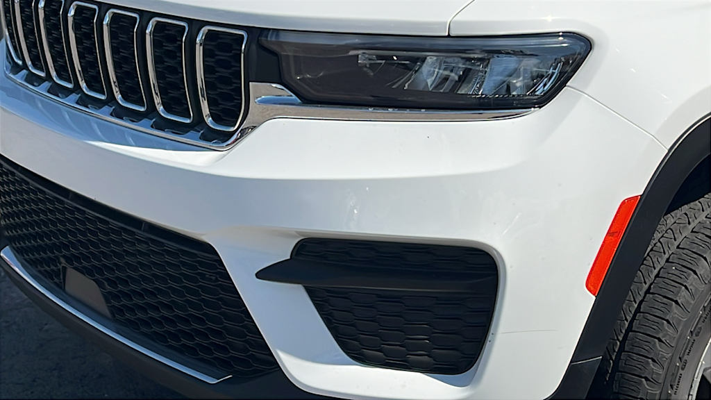 Thumbnail: 2023 Jeep Grand Cherokee - 9