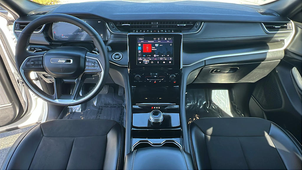 Thumbnail: 2023 Jeep Grand Cherokee - 13