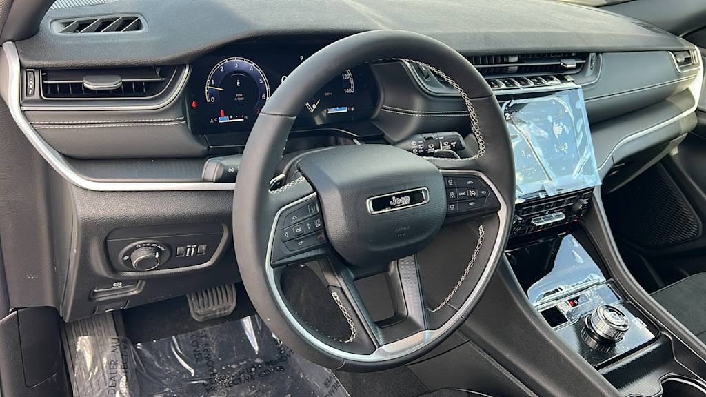2025 Jeep Grand Cherokee Altitude 2