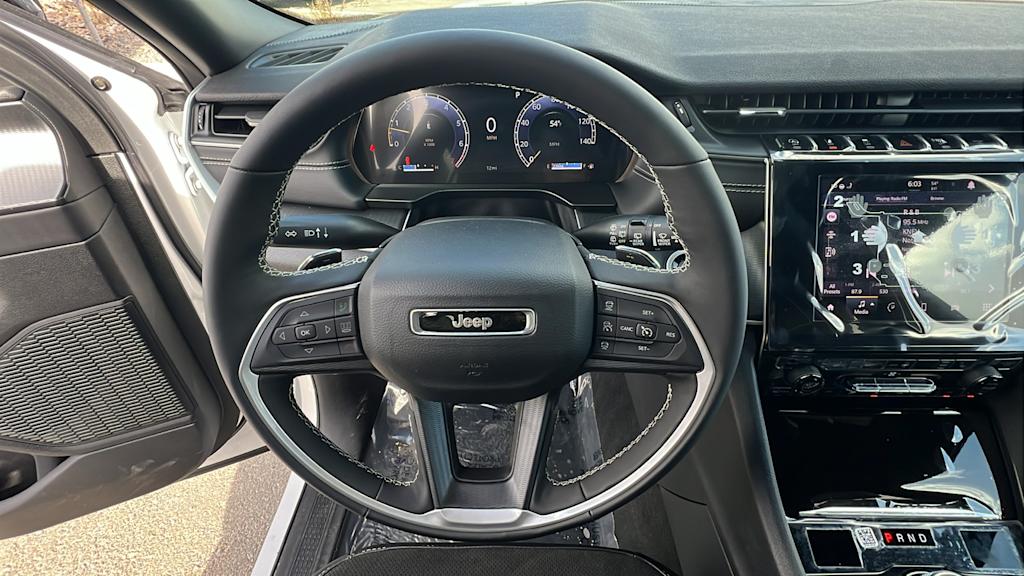 2025 Jeep Grand Cherokee Altitude 9