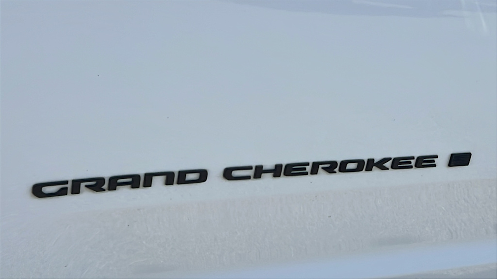 Thumbnail: 2023 Jeep Grand Cherokee - 7