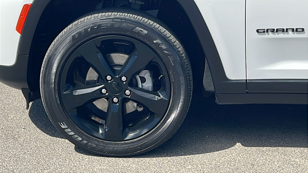 Thumbnail: 2023 Jeep Grand Cherokee - 8