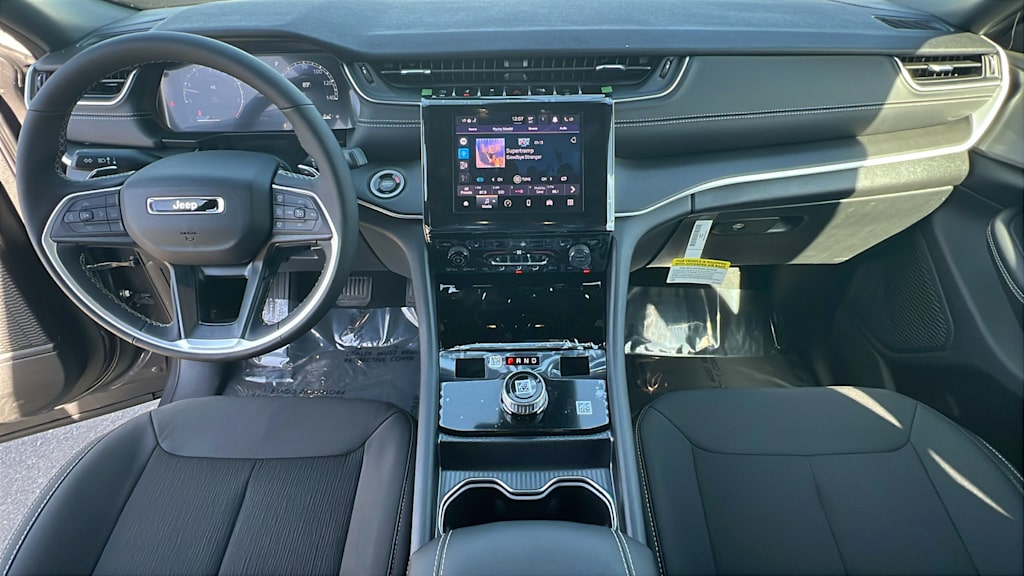 Thumbnail: 2026 Jeep Grand Cherokee - 13