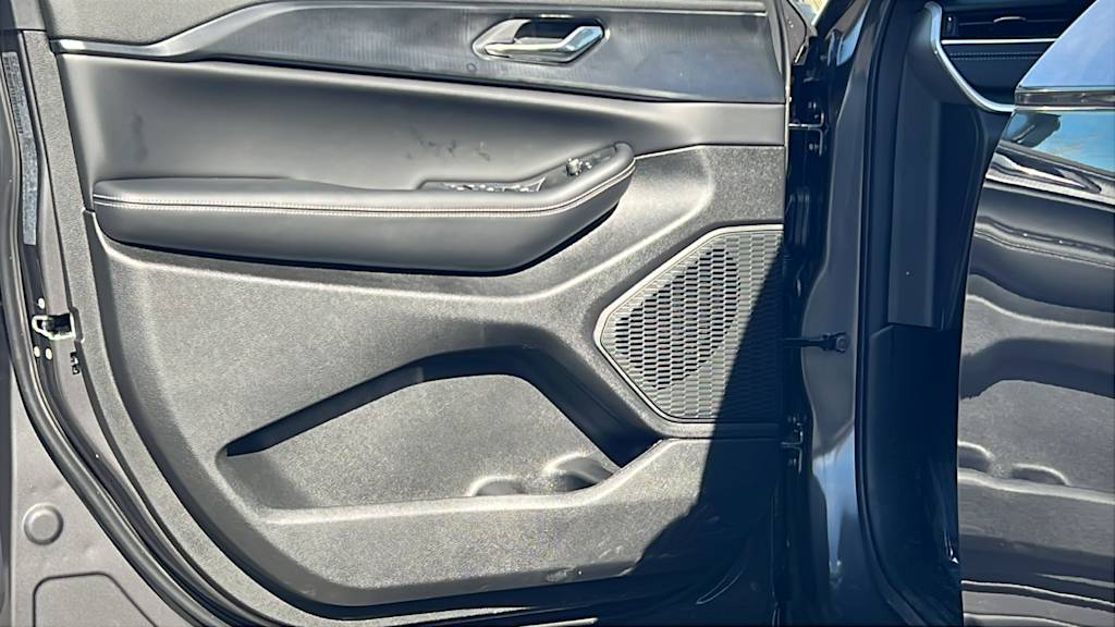 Thumbnail: 2026 Jeep Grand Cherokee - 28