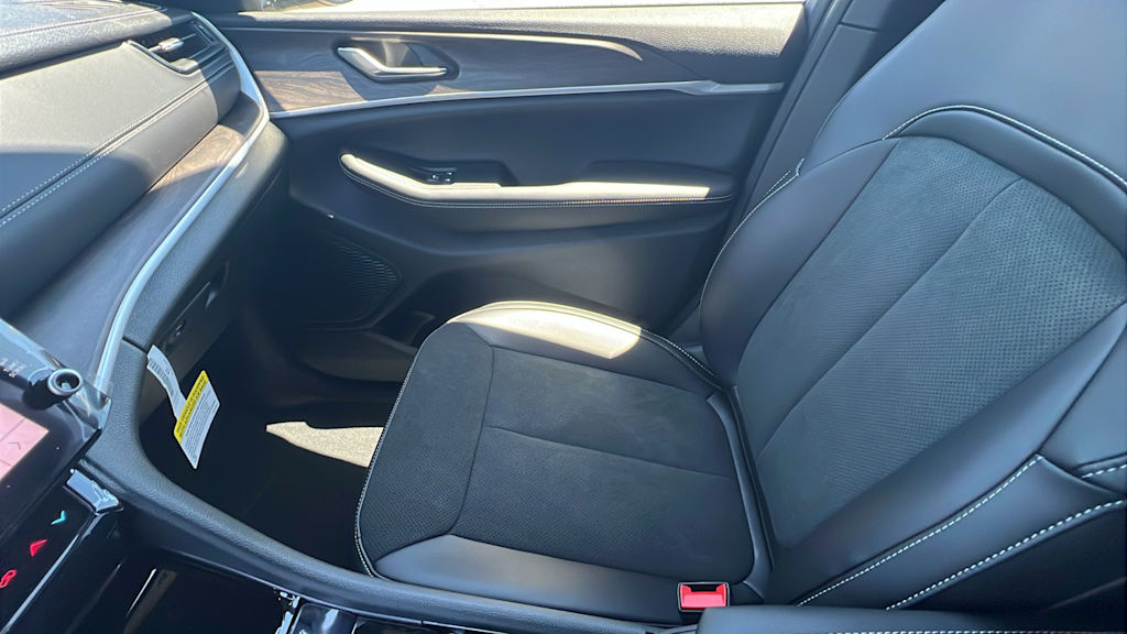 2026 Jeep Grand Cherokee Laredo - Photo 10