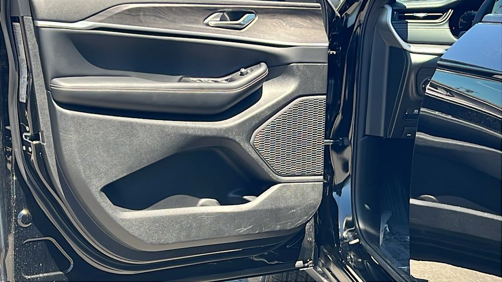 2026 Jeep Grand Cherokee Laredo - Photo 28