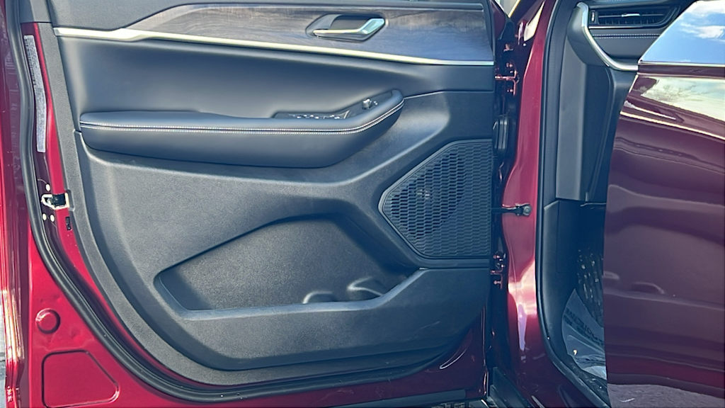 Thumbnail: 2026 Jeep Grand Cherokee - 28