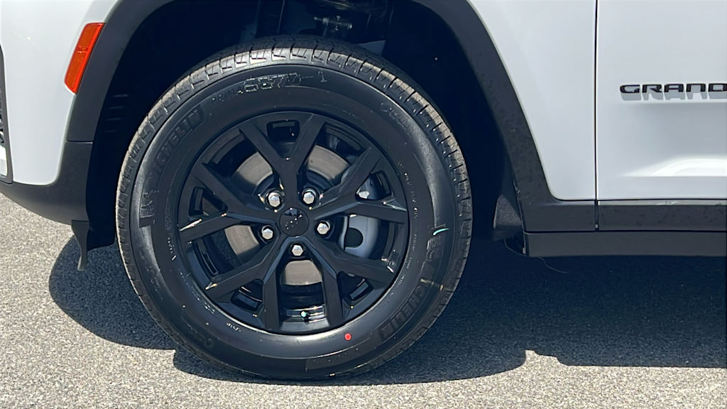 Thumbnail: 2026 Jeep Grand Cherokee - 8