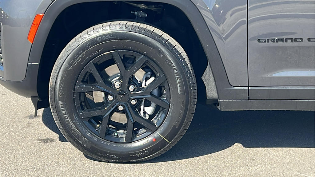 Thumbnail: 2026 Jeep Grand Cherokee - 8