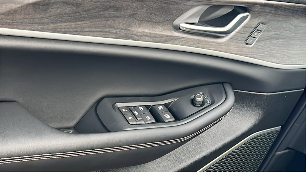 Thumbnail: 2025 Jeep Grand Cherokee - 27