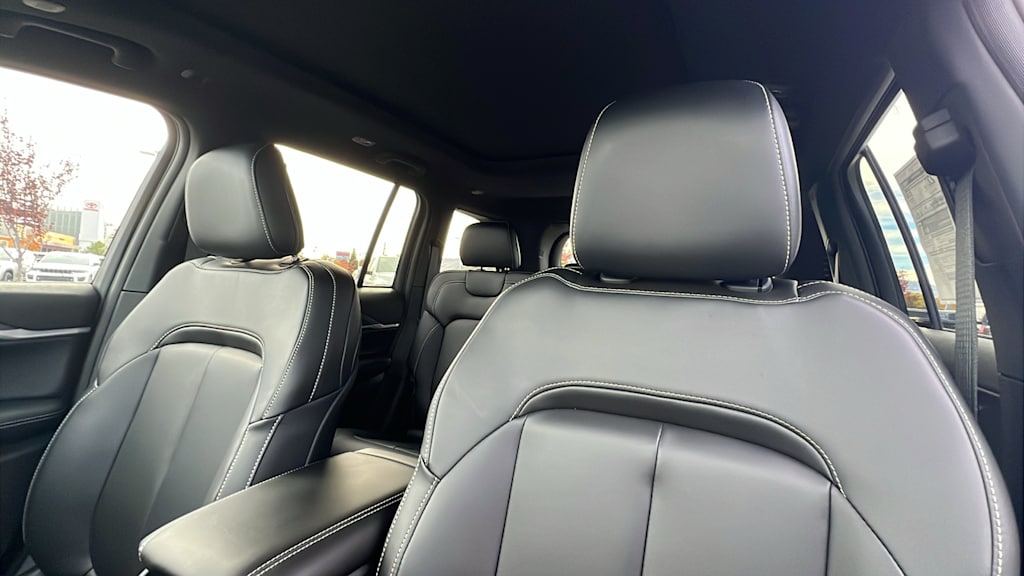 Thumbnail: 2025 Jeep Grand Cherokee - 10