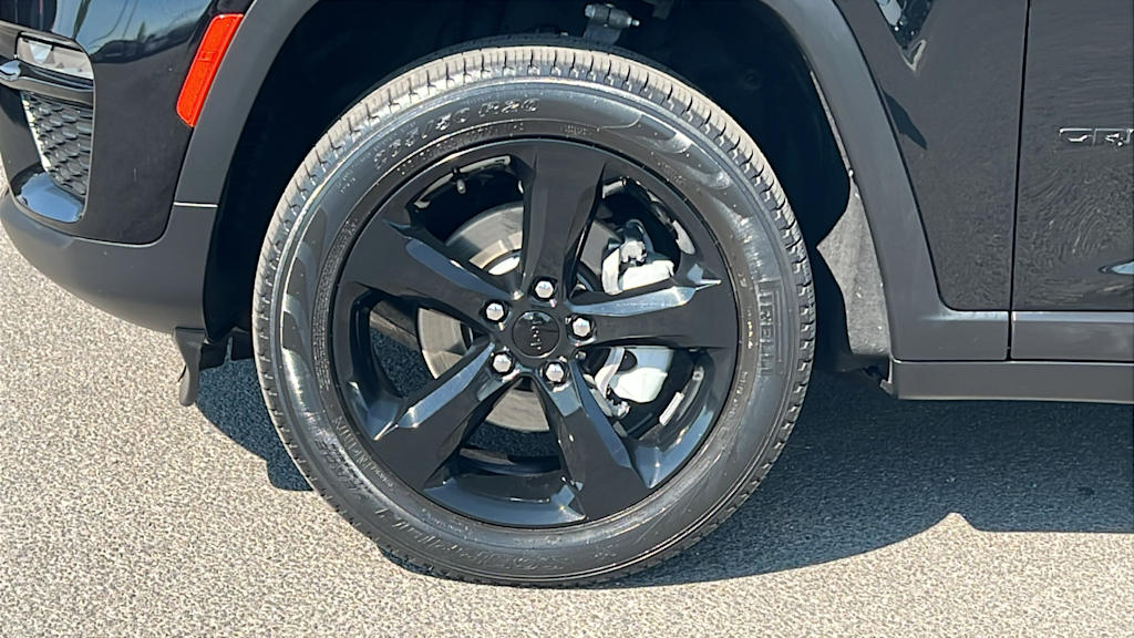 Thumbnail: 2023 Jeep Grand Cherokee - 8