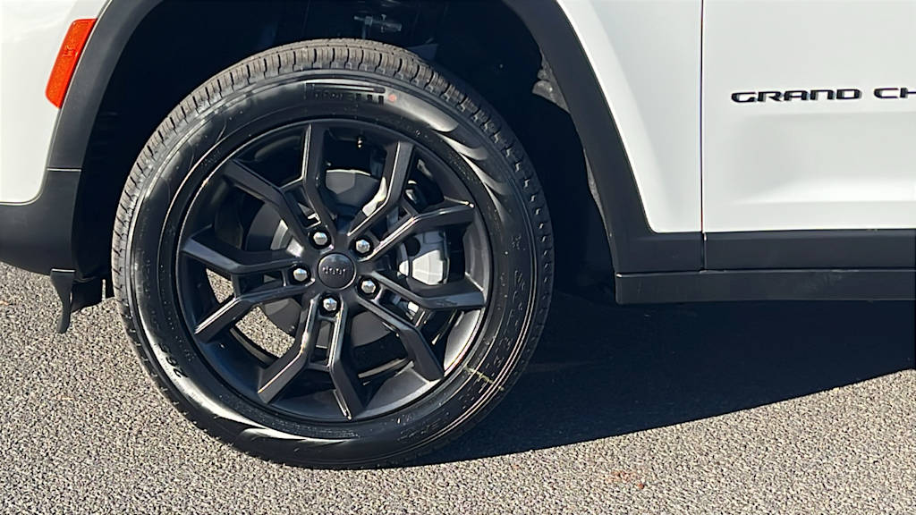 Thumbnail: 2025 Jeep Grand Cherokee - 8