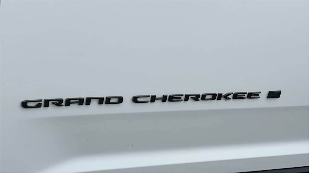Thumbnail: 2023 Jeep Grand Cherokee - 7