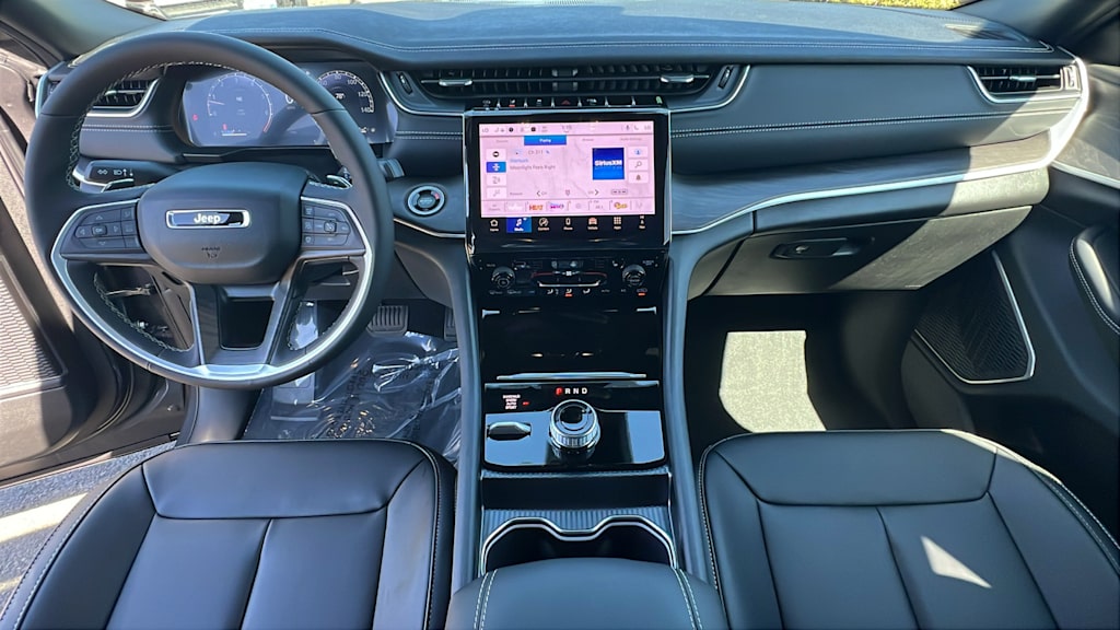 Thumbnail: 2025 Jeep Grand Cherokee - 13