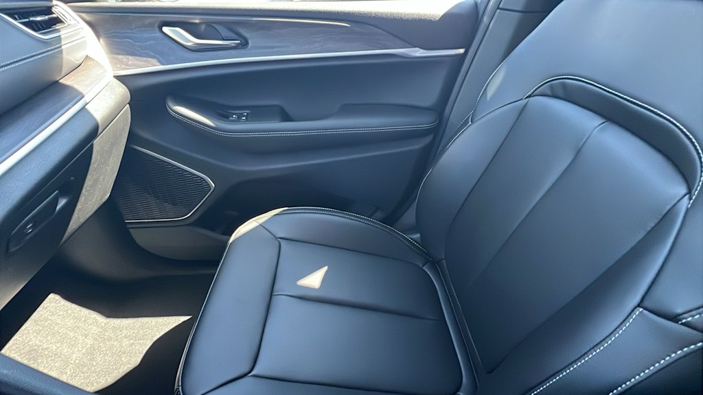 Thumbnail: 2025 Jeep Grand Cherokee - 11