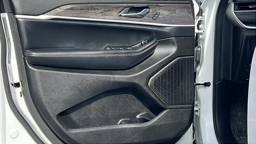 2023 Jeep Grand Cherokee Limited Edition 28