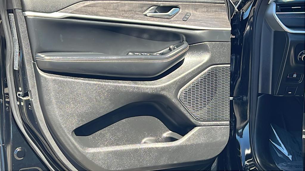2023 Jeep Grand Cherokee Limited Edition 29