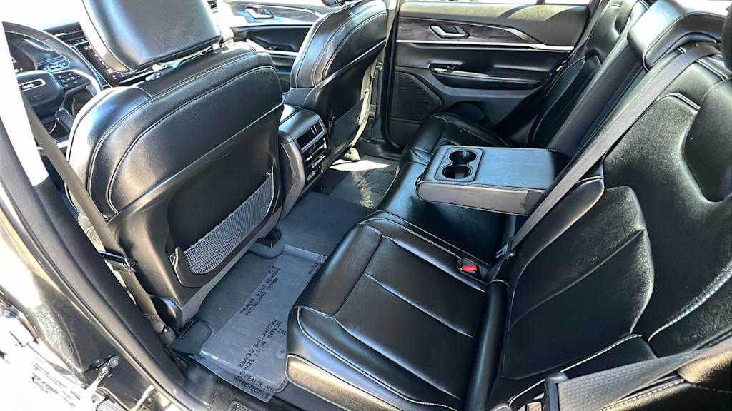 2023 Jeep Grand Cherokee Limited Edition 12
