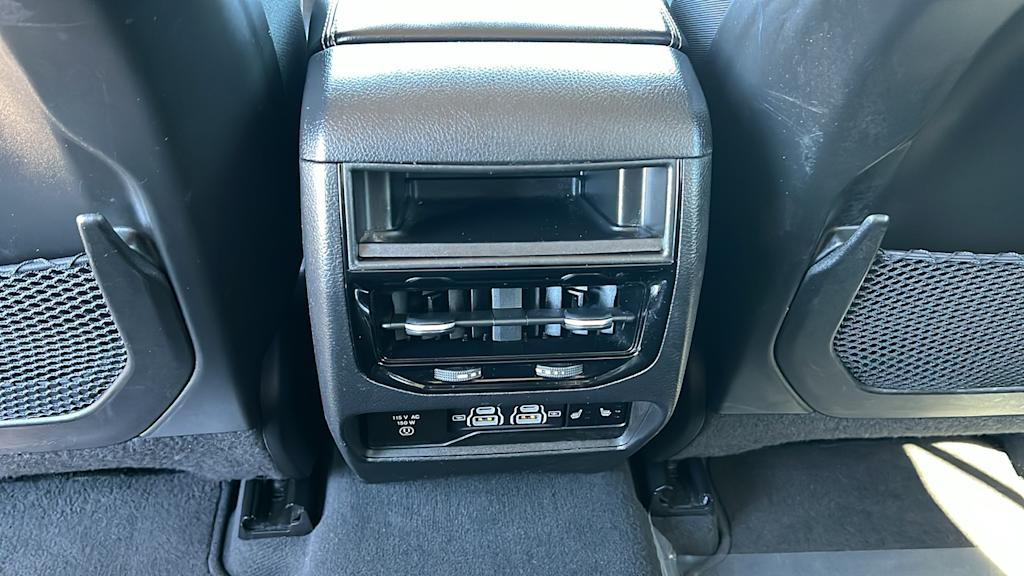 2023 Jeep Grand Cherokee Limited Edition 30