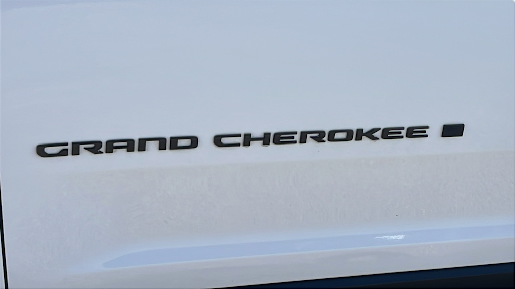 Thumbnail: 2023 Jeep Grand Cherokee - 7