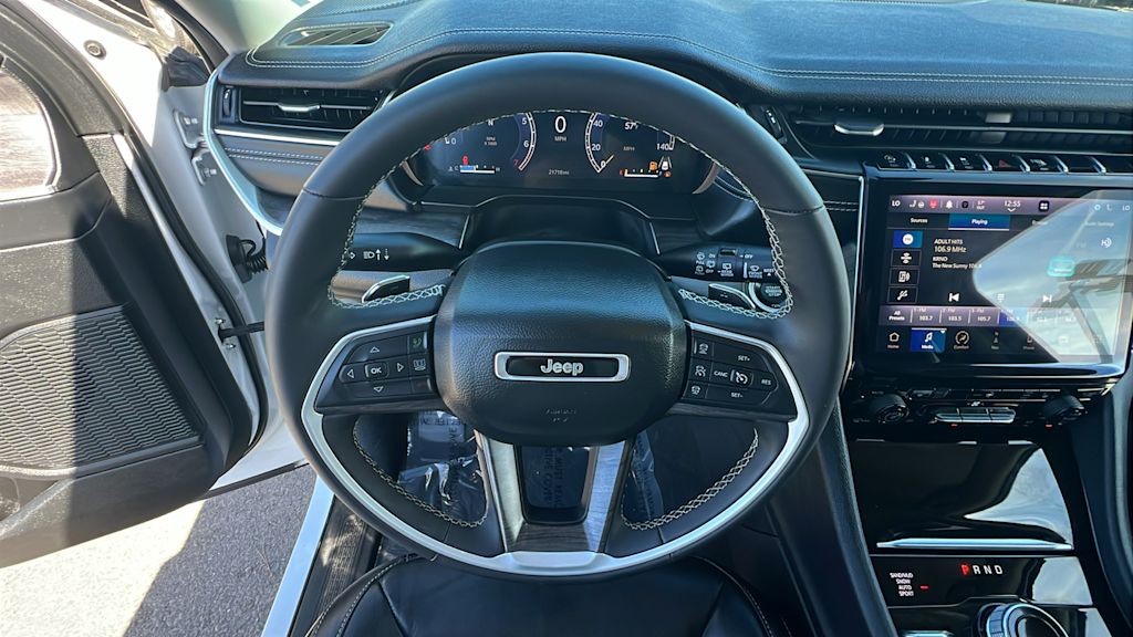 Thumbnail: 2023 Jeep Grand Cherokee - 12