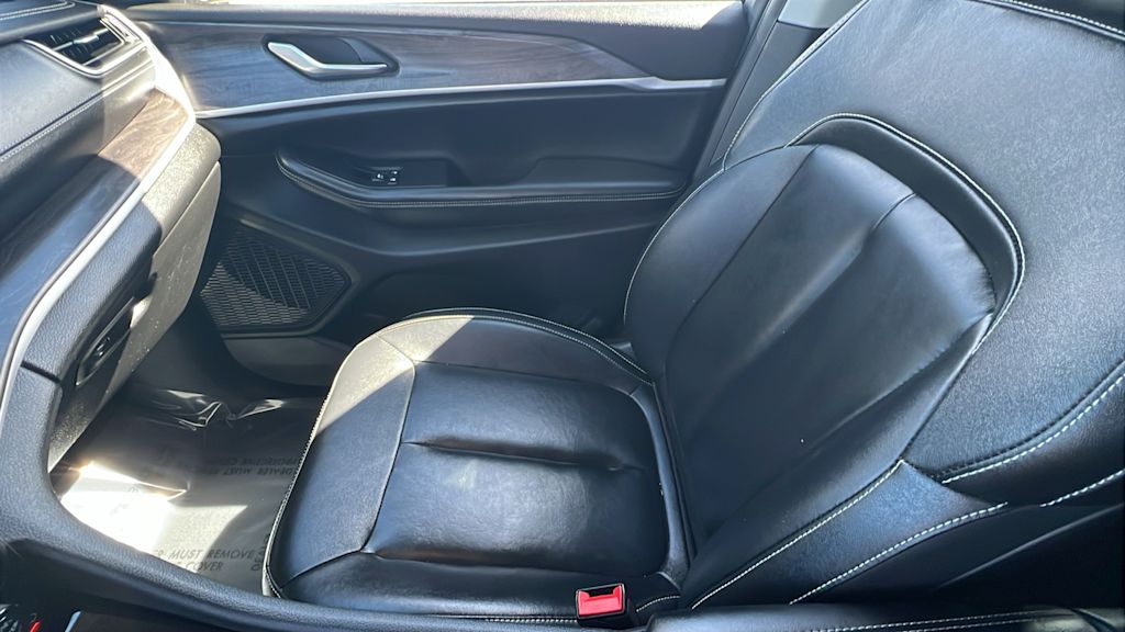 Thumbnail: 2023 Jeep Grand Cherokee - 11