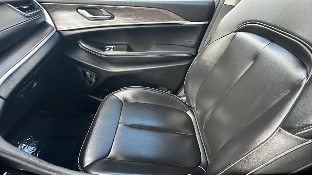 Thumbnail: 2023 Jeep Grand Cherokee - 11