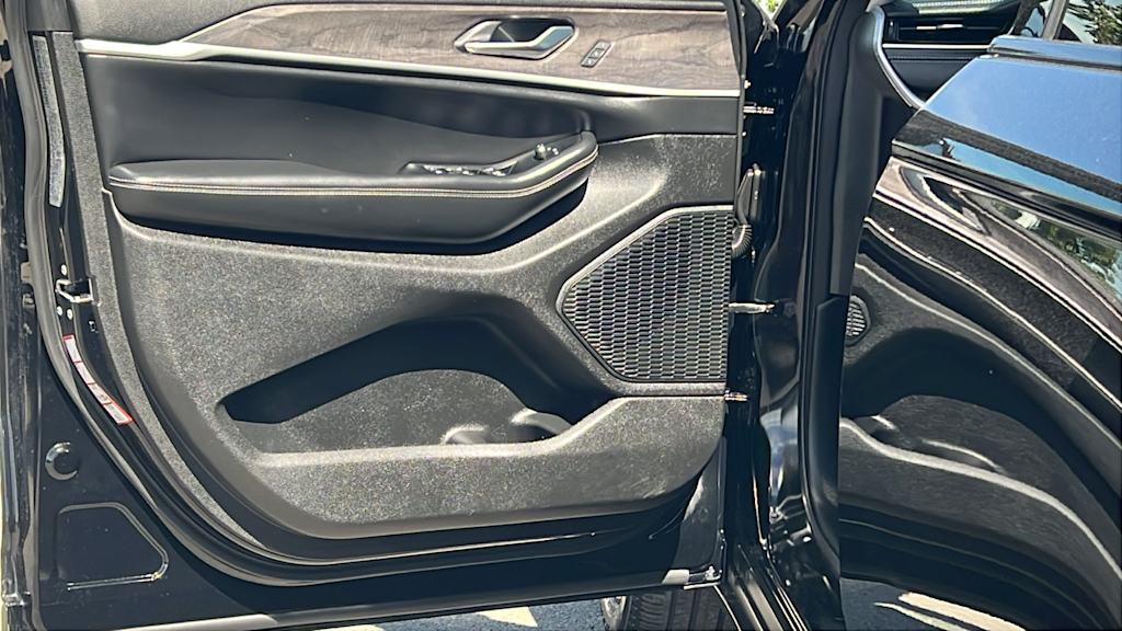 Thumbnail: 2023 Jeep Grand Cherokee - 27